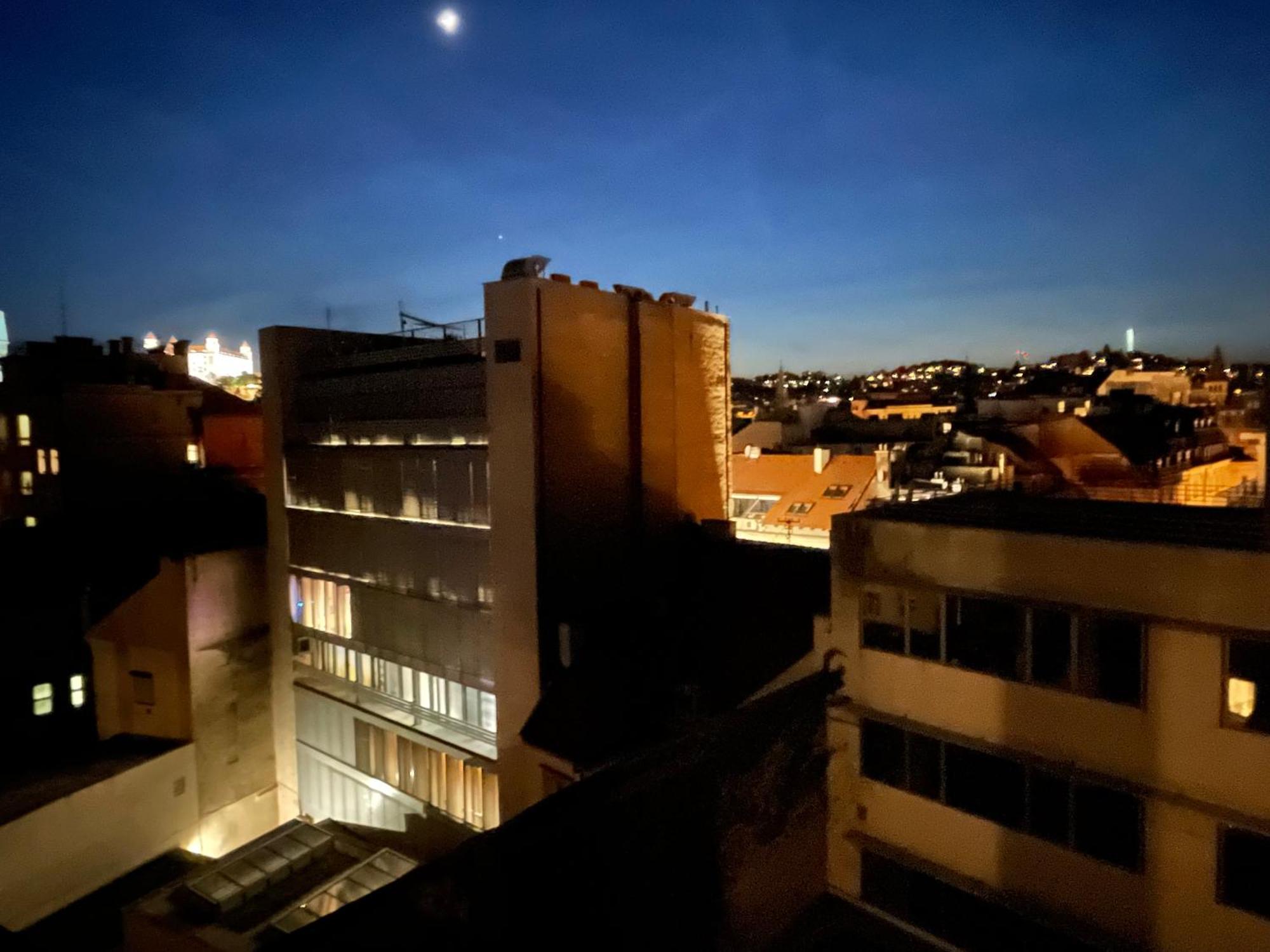 Old Town Apartment Black Bratislava Exterior foto
